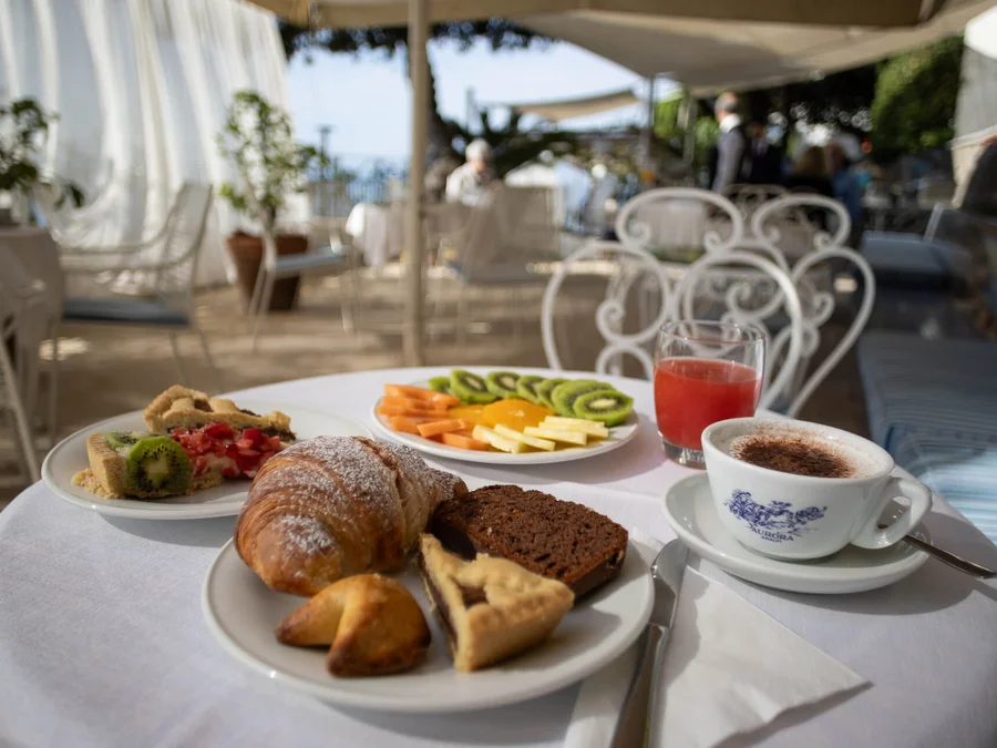 Hotel a 4 stelle in Costiera Amalfitana: Aurora. Hotel a 4 stelle in Costiera Amalfitana: Aurora.